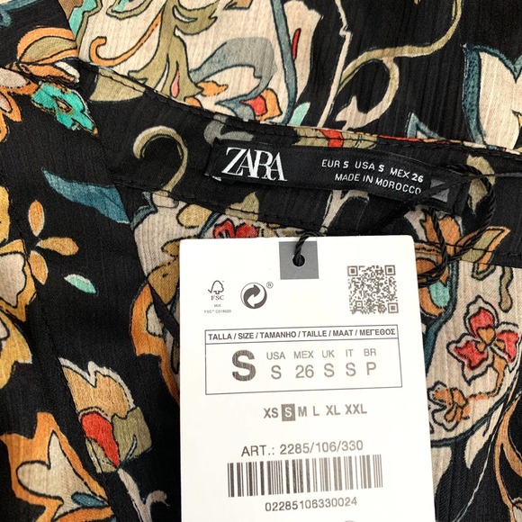 Zara Paisley Floral Printed Short V-neck Dress in Black - Picture 13 of 15